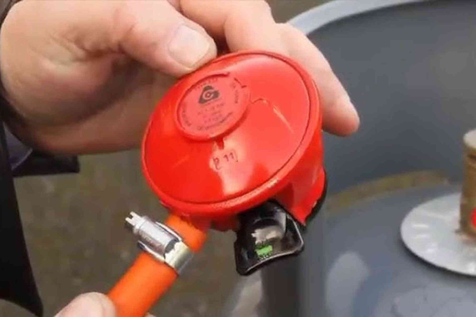 How to Repair Oven Gas Regulator Issues
