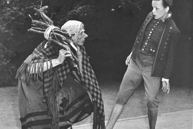 Men’s Fashion in Norway: Clothing Styles in 1905