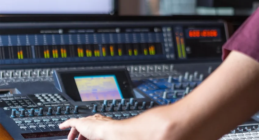 How to Become a Live Concert Sound Engineer in Delhi
