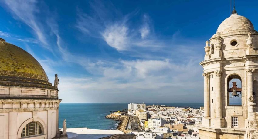 Why Is A Free Tour Cadiz Ideal For First Time Visitors — Practical Tips & FAQs